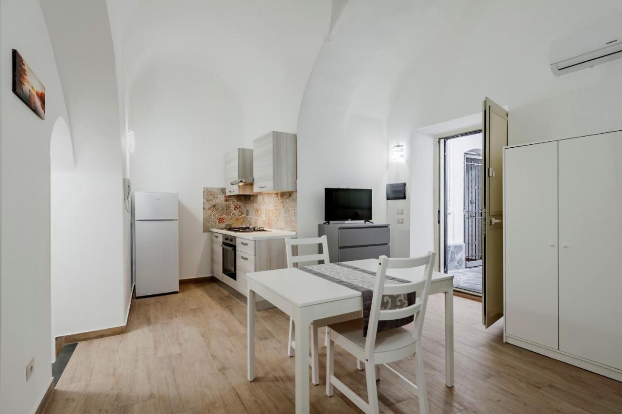 Trinita' 57 Apartments By Wonderful Italy Катанія Екстер'єр фото