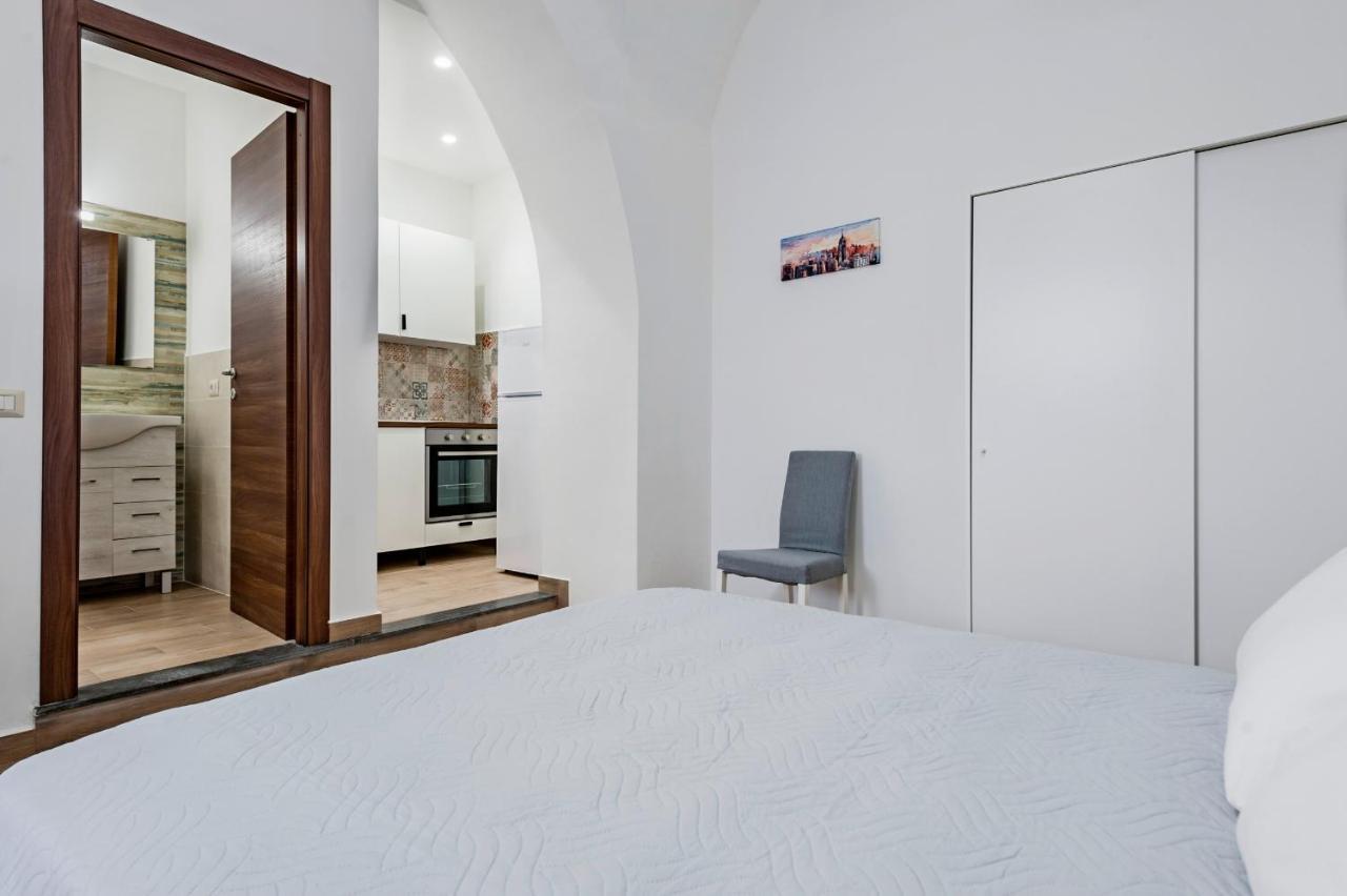 Trinita' 57 Apartments By Wonderful Italy Катанія Екстер'єр фото