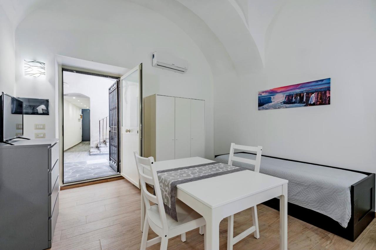 Trinita' 57 Apartments By Wonderful Italy Катанія Екстер'єр фото
